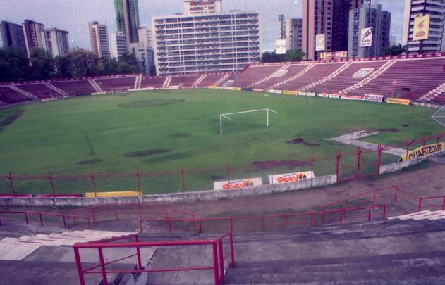 28 de novembro 2002- Ano do bi-campeonato pernambucano do Timbu. Ano tambm em que a configurao dos Aflitos tomou a forma atual em que o estdio possui, com capacidade para 19.600 torcedores.
