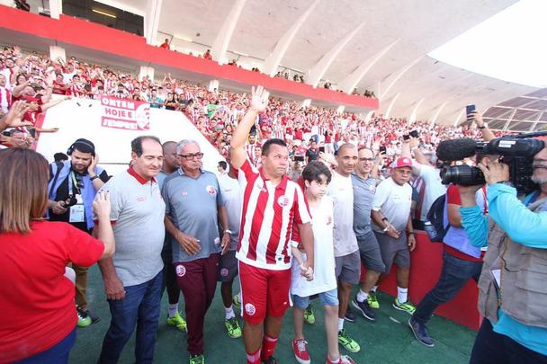 Torcida volta ao estdio com homenagem a dolo Kuki, apresentao oficial de Jorge Henrique e amistoso com Newell's Old Boys