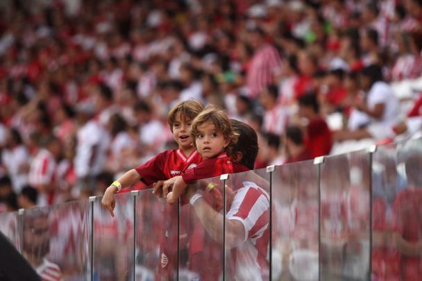 Torcida volta ao estdio com homenagem a dolo Kuki, apresentao oficial de Jorge Henrique e amistoso com Newell's Old Boys