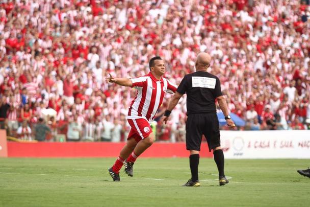 Torcida volta ao estdio com homenagem a dolo Kuki, apresentao oficial de Jorge Henrique e amistoso com Newell's Old Boys