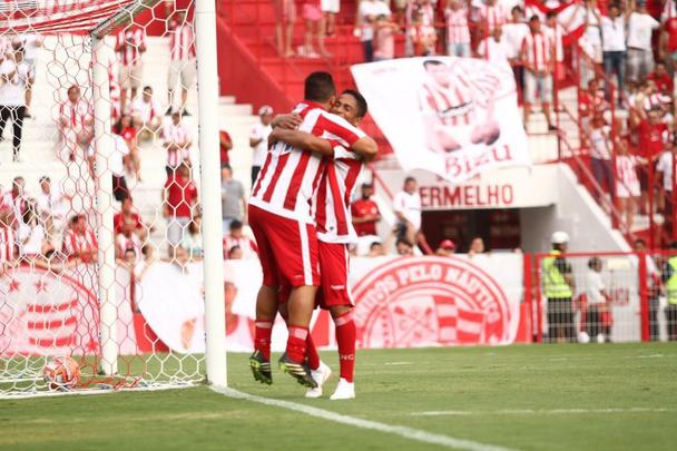 Torcida volta ao estdio com homenagem a dolo Kuki, apresentao oficial de Jorge Henrique e amistoso com Newell's Old Boys