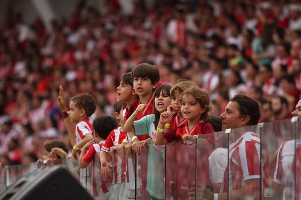 Torcida volta ao estdio com homenagem a dolo Kuki, apresentao oficial de Jorge Henrique e amistoso com Newell's Old Boys