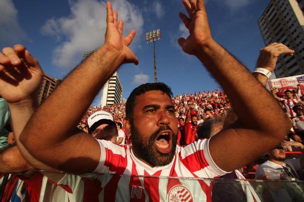 Torcida volta ao estdio com homenagem a dolo Kuki, apresentao oficial de Jorge Henrique e amistoso com Newell's Old Boys

