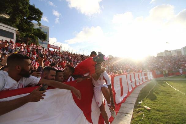 Torcida volta ao estdio com homenagem a dolo Kuki, apresentao oficial de Jorge Henrique e amistoso com Newell's Old Boys
