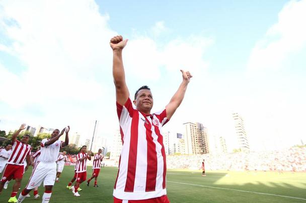 Torcida volta ao estdio com homenagem a dolo Kuki, apresentao oficial de Jorge Henrique e amistoso com Newell's Old Boys
