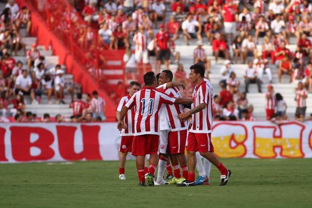 Torcida volta ao estdio com homenagem a dolo Kuki, apresentao oficial de Jorge Henrique e amistoso com Newell's Old Boys
