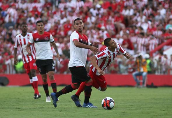 Náutico faz jogo histórico contra equipe argentina em retorno à sua casa após 1633 dias distante