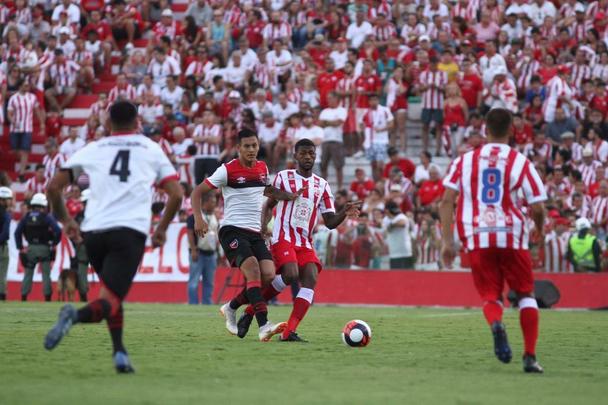 Náutico faz jogo histórico contra equipe argentina em retorno à sua casa após 1633 dias distante