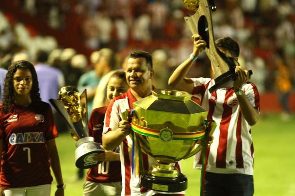 Náutico faz jogo histórico contra equipe argentina em retorno à sua casa após 1633 dias distante