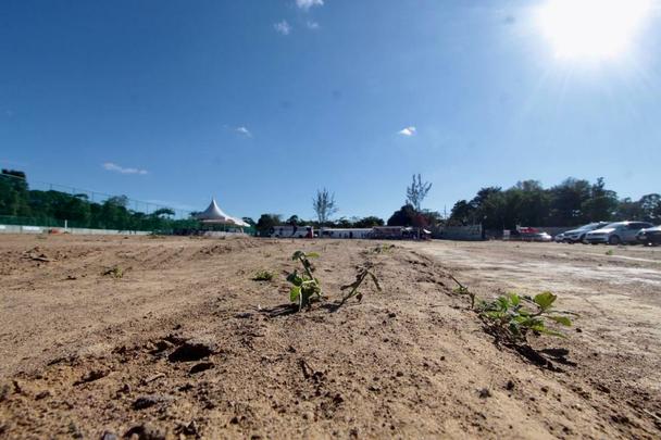 Em dia festivo e com a presença de torcedores, Santa Cruz inaugura primeiro campo do seu CT