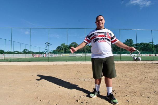 Em dia festivo e com a presença de torcedores, Santa Cruz inaugura primeiro campo do seu CT