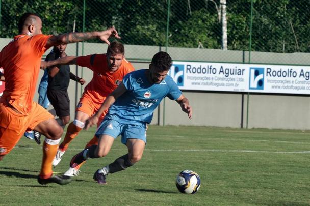 Em dia festivo e com a presença de torcedores, Santa Cruz inaugura primeiro campo do seu CT