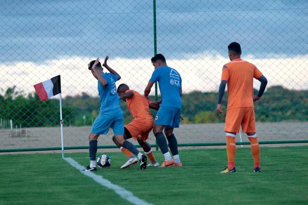 Em dia festivo e com a presença de torcedores, Santa Cruz inaugura primeiro campo do seu CT