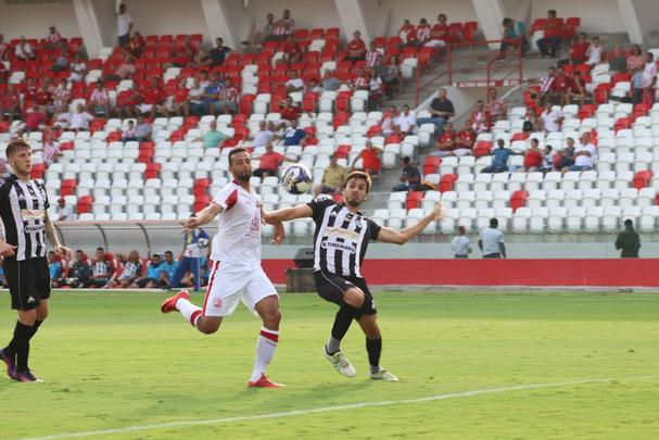 Alvirrubro fez partida aptica e decepcionou o seu torcedor nos Aflitos, em derrota para o Treze-PB