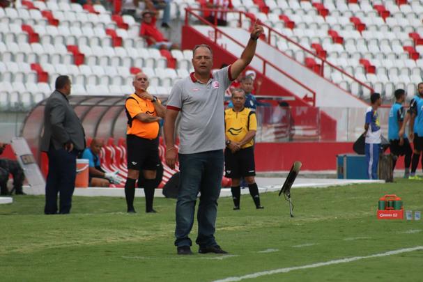 Alvirrubro fez partida aptica e decepcionou o seu torcedor nos Aflitos, em derrota para o Treze-PB