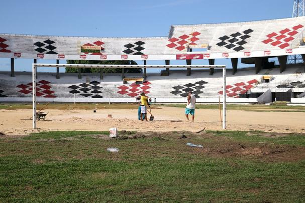 A data de entrega da reforma - que ainda no est definitivamente concluda - acontecer no dia em que o Santa Cruz vai estrear no Campeonato Pernambucano, contra o Amrica 