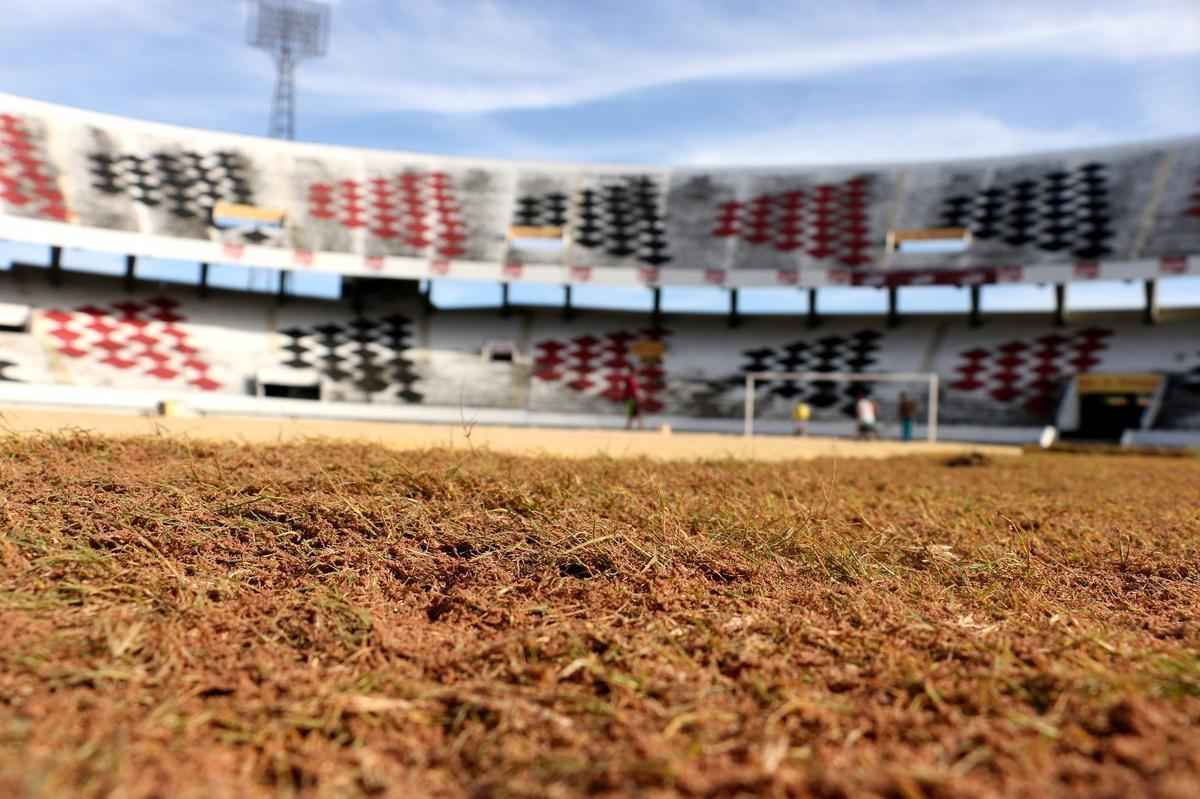 A data de entrega da reforma - que ainda no est definitivamente concluda - acontecer no dia em que o Santa Cruz vai estrear no Campeonato Pernambucano, contra o Amrica 