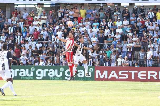 Com gol de empate do Nutico anotado pelo atacante Matheus Carvalho, equipe, entretanto, no conseguiu reagir  
