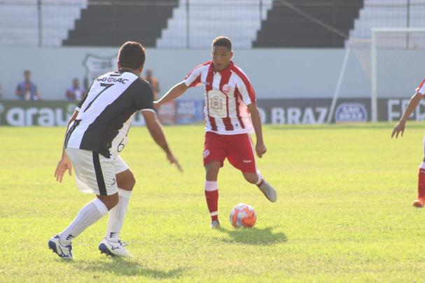 Com gol de empate do Nutico anotado pelo atacante Matheus Carvalho, equipe, entretanto, no conseguiu reagir  