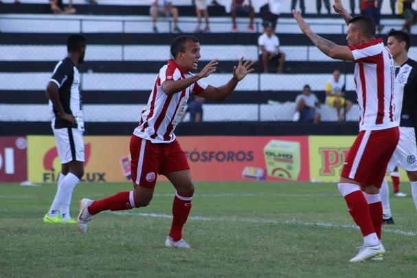 Com gol de empate do Nutico anotado pelo atacante Matheus Carvalho, equipe, entretanto, no conseguiu reagir  