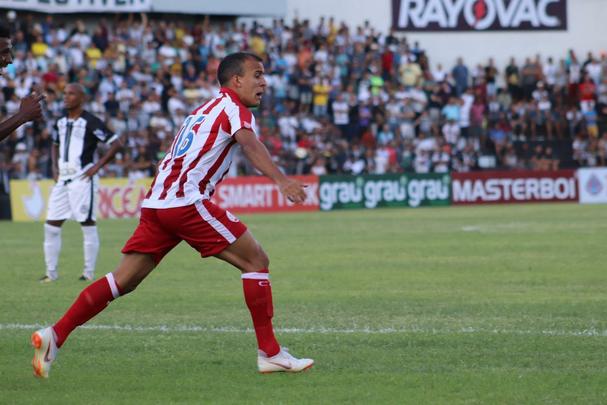 Com gol de empate do Nutico anotado pelo atacante Matheus Carvalho, equipe, entretanto, no conseguiu reagir  