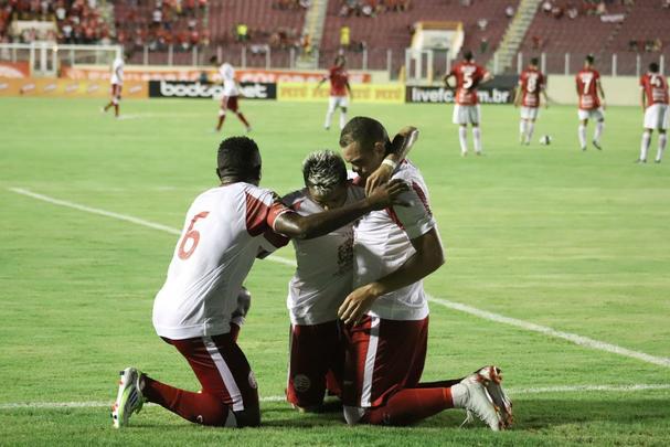 Gols da partida foram marcados pelo atacante Wallace Pernambucano e volante Maylson 