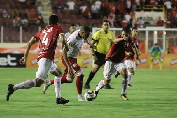 Gols da partida foram marcados pelo atacante Wallace Pernambucano e volante Maylson 