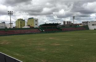 Santa Cruz se queixa de estado do gramado antes de confronto com Flamengo de Arcoverde, no Serto