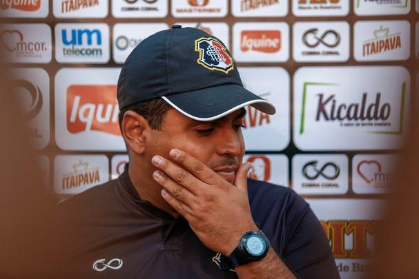 Técnico Leston Júnior tem dúvidas para a escalação do Tricolor para partida diante do Bahia, na Arena de Pernambuco, pelo Nordestão