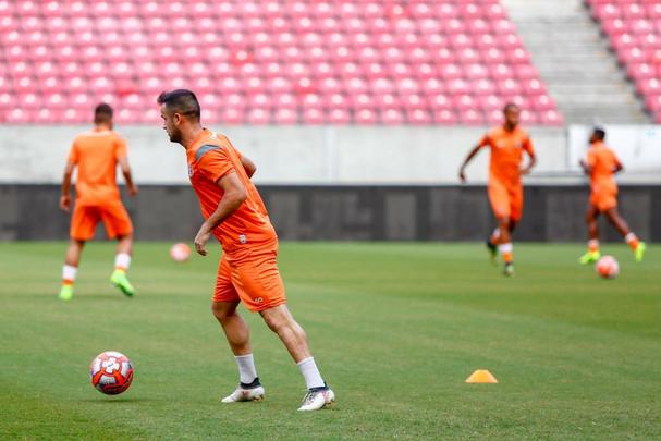 Técnico Leston Júnior tem dúvidas para a escalação do Tricolor para partida diante do Bahia, na Arena de Pernambuco, pelo Nordestão