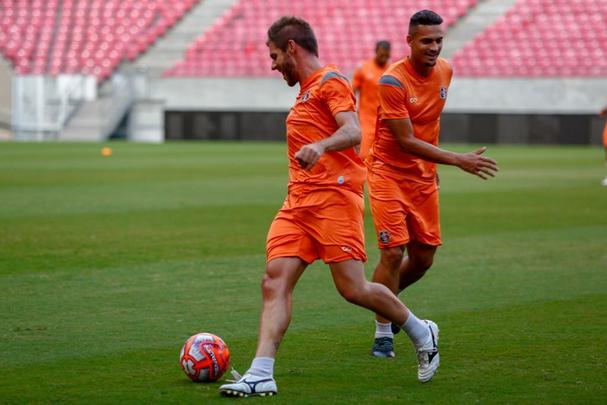 Técnico Leston Júnior tem dúvidas para a escalação do Tricolor para partida diante do Bahia, na Arena de Pernambuco, pelo Nordestão