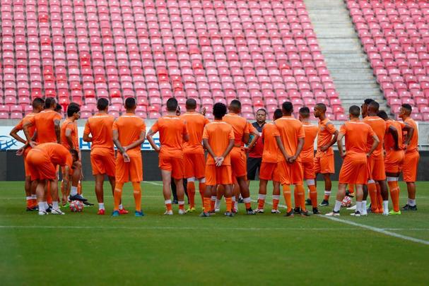 Técnico Leston Júnior tem dúvidas para a escalação do Tricolor para partida diante do Bahia, na Arena de Pernambuco, pelo Nordestão