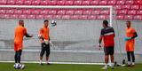 Tcnico Leston Jnior tem dvidas para a escalao do Tricolor para partida diante do Bahia, na Arena de Pernambuco, pelo Nordesto