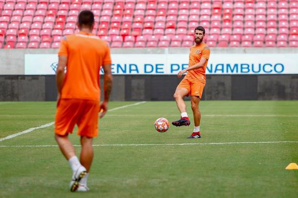 Técnico Leston Júnior tem dúvidas para a escalação do Tricolor para partida diante do Bahia, na Arena de Pernambuco, pelo Nordestão