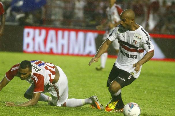 Na ocasio, o Nutico venceu por 2 a 1, mas foi o Santa Cruz que se classificou, por causa do gol fora de casa, para a final do Campeonato Pernambucano daquele ano. No primeiro jogo, o Santa havia ganho por 1 a 0.
