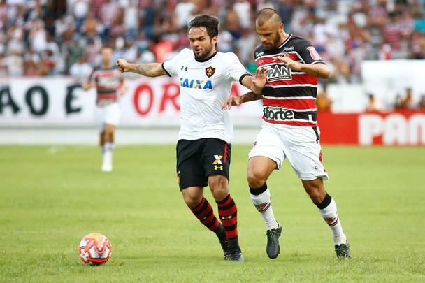 Santa Cruz e Sport disputam o primeiro Clássico das Multidões da temporada, na estreia do novo gramado do Arruda