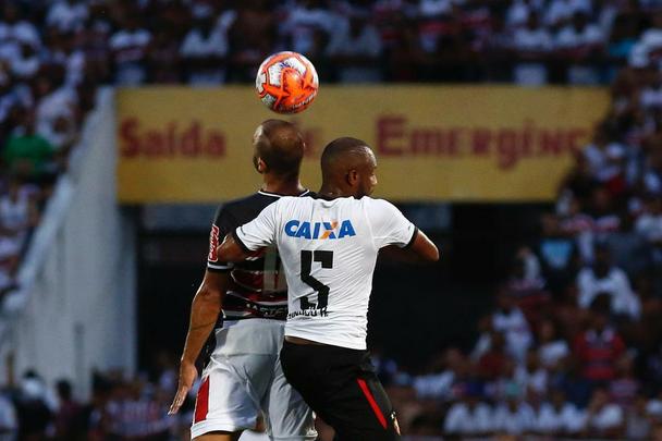 Santa Cruz e Sport disputam o primeiro Clássico das Multidões da temporada, na estreia do novo gramado do Arruda