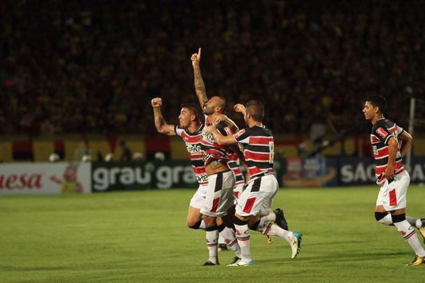 Santa Cruz venceu o Clássico das Multidões por 1 a 0, gol de Allan Dias e falha do goleiro Magrão