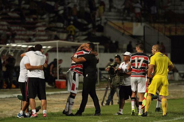 Santa Cruz venceu o Clássico das Multidões por 1 a 0, gol de Allan Dias e falha do goleiro Magrão