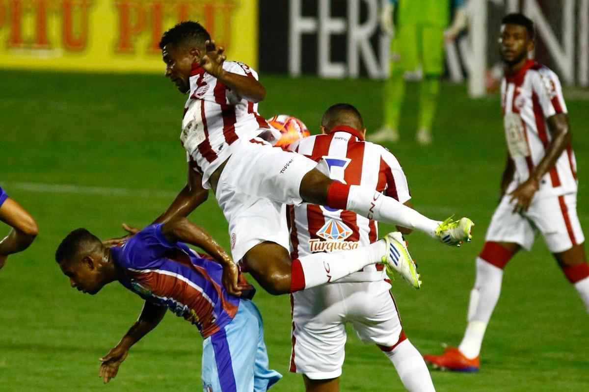 Em mata-mata nico, Nutico e Vitria duelaram, nos Aflitos, por vaga nas semifinais do Campeonato Pernambucano. 