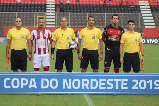 Fotos: Confira as imagens da partida entre Vitria e Nutico pela Copa do Nordeste