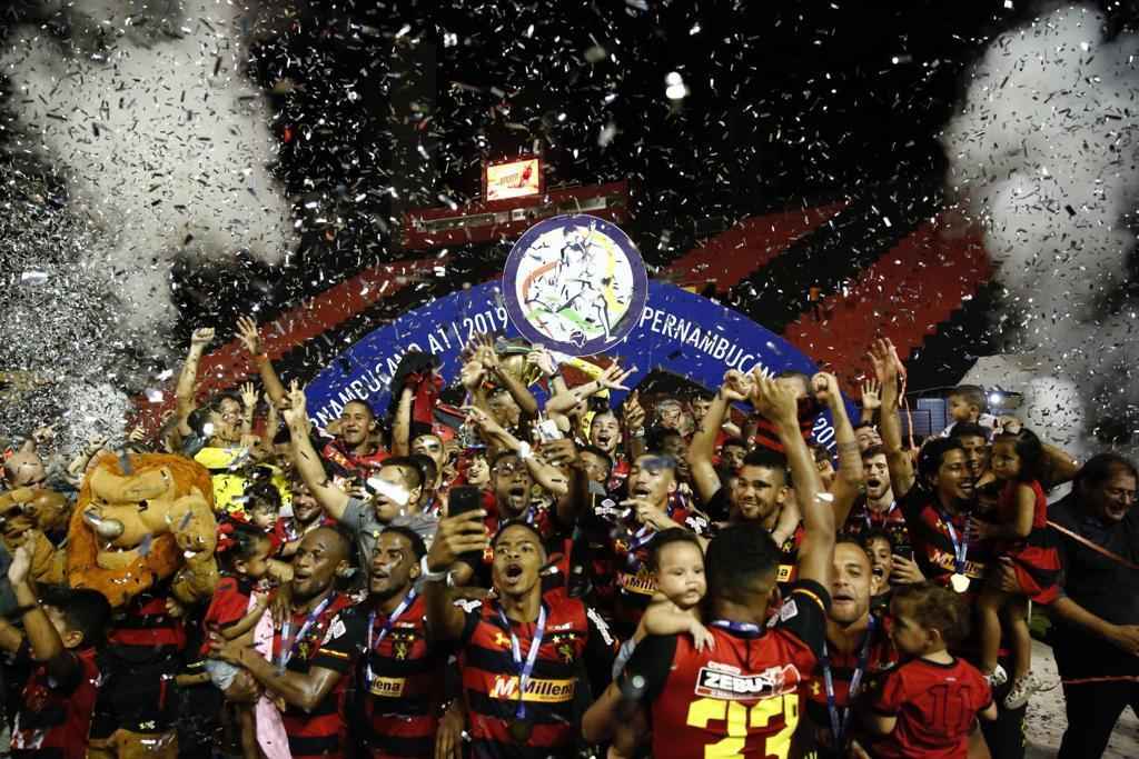 No tempo normal, Nutico venceu, de virada, por 2 a 1, mas nos pnaltis brilhou a estrela do goleiro Mailson, que pegou duas cobranas