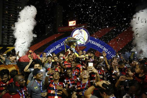 No tempo normal, Nutico venceu, de virada, por 2 a 1, mas nos pnaltis brilhou a estrela do goleiro Mailson, que pegou duas cobranas