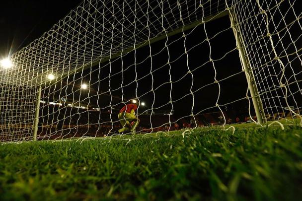 Com o empate no último minuto da partida, Rubro-negro pernambucano saiu vaiado da Ilha do Retiro