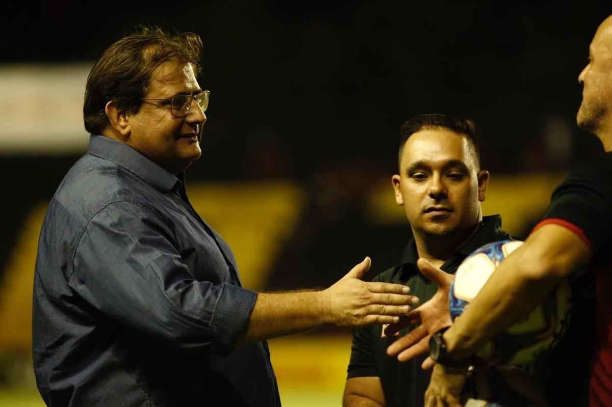 Com o empate no ltimo minuto da partida, Rubro-negro pernambucano saiu vaiado da Ilha do Retiro 