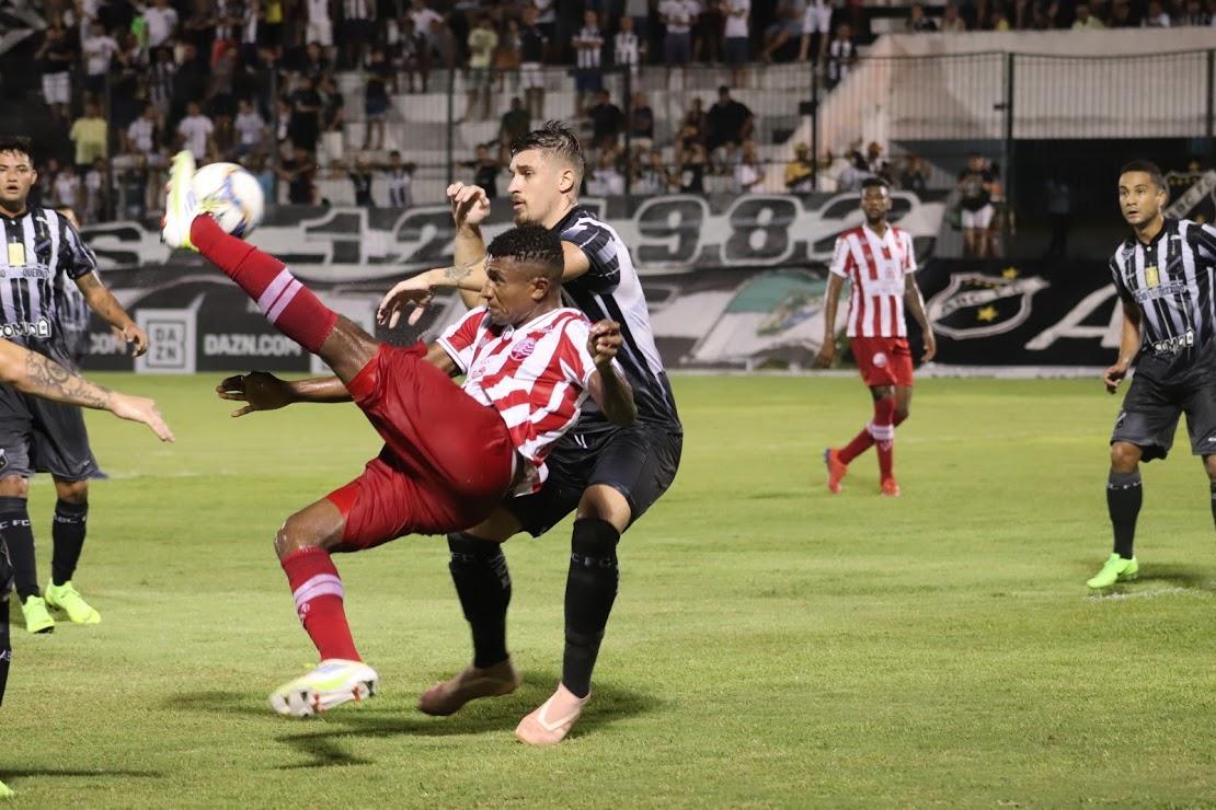 Equipes se enfrentaram neste domingo no estdio Frasqueiro, em Natal.