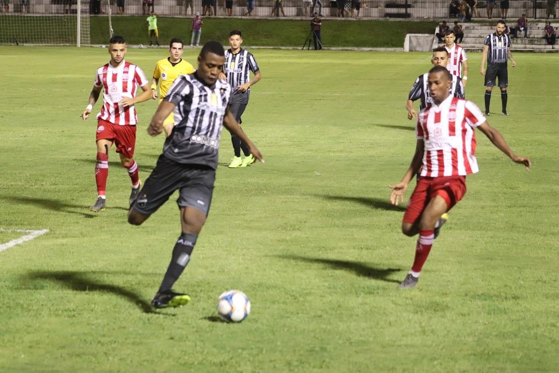 Equipes se enfrentaram neste domingo no estdio Frasqueiro, em Natal. 