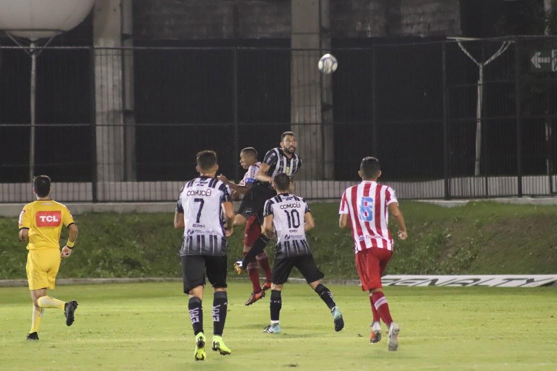 Equipes se enfrentaram neste domingo no estdio Frasqueiro, em Natal. 