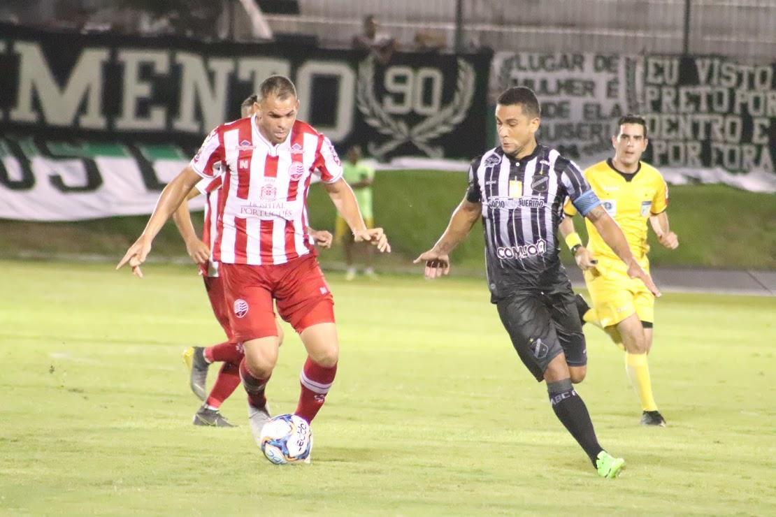 Equipes se enfrentaram neste domingo no estdio Frasqueiro, em Natal. 