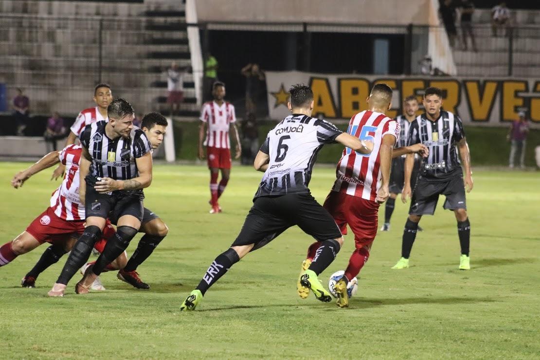 Equipes se enfrentaram neste domingo no estdio Frasqueiro, em Natal. 